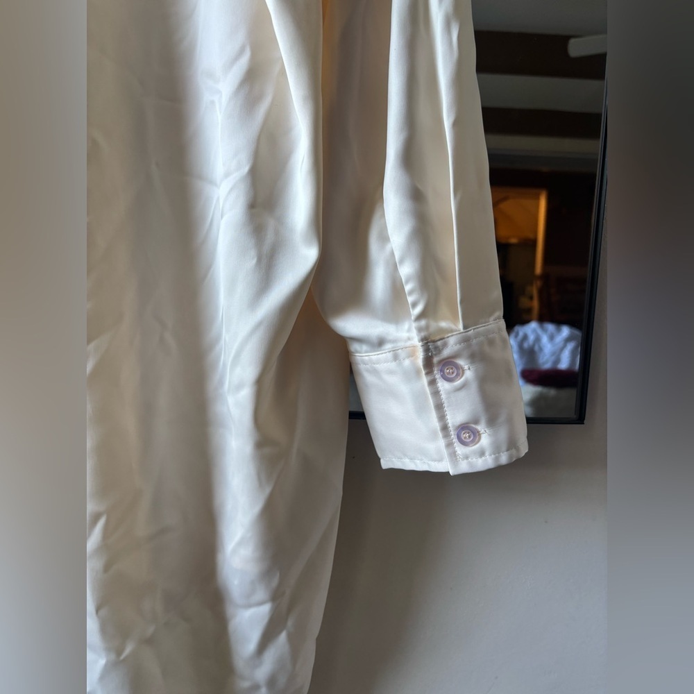 BRUNETTE THE LABEL | satin shirt | size m/l - Picture 4 of 5